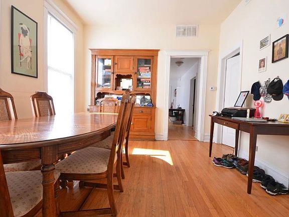 4th image of 3338 N Hoyne Ave APT 2