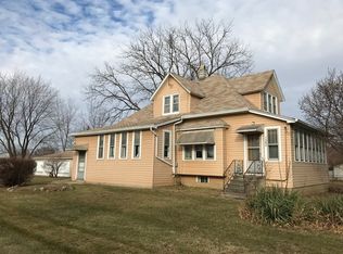 1352 N Hicks Rd, Palatine, IL 60067