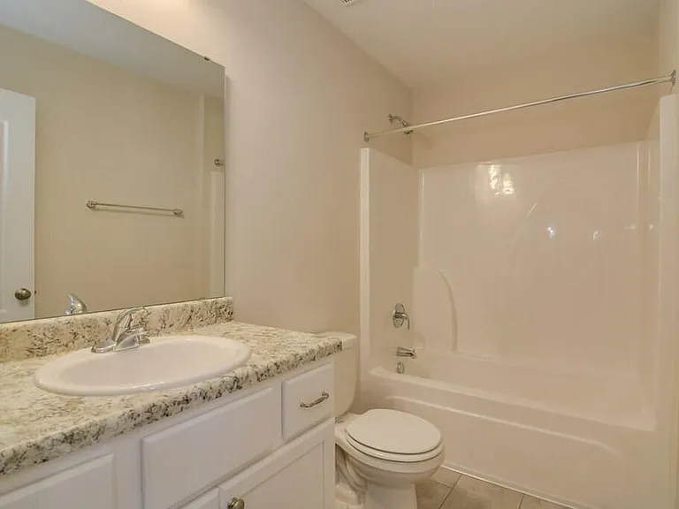 305 Norwich Dr — Photo 26