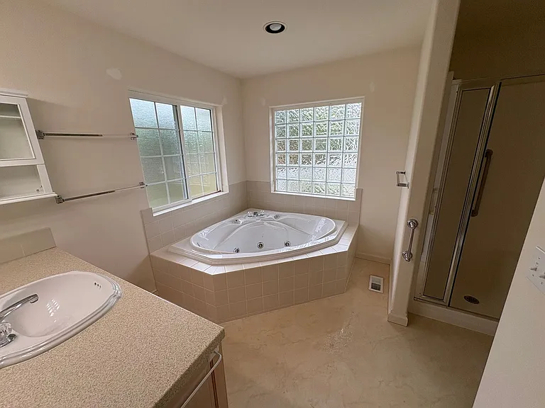 1714 Baker View Ct — Photo 21