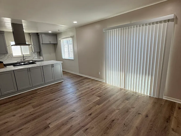 22861 Saticoy St — Photo 25