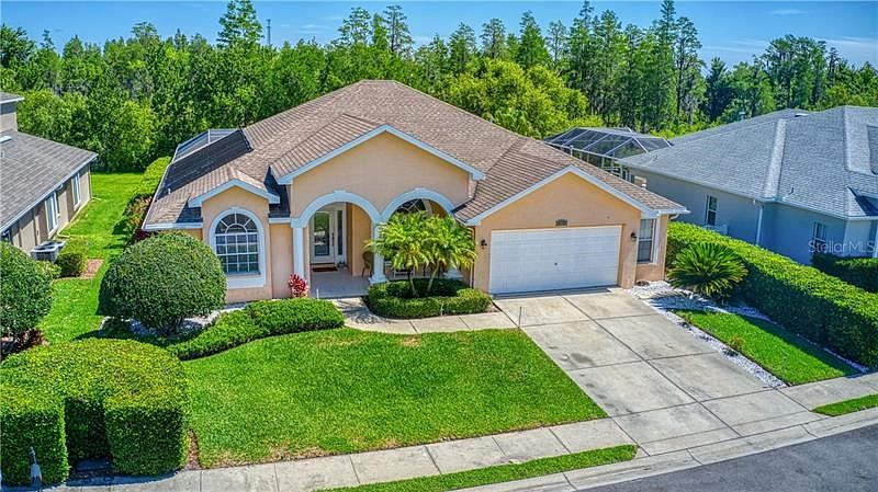 FRONT OF 2126 LARISSA COURT