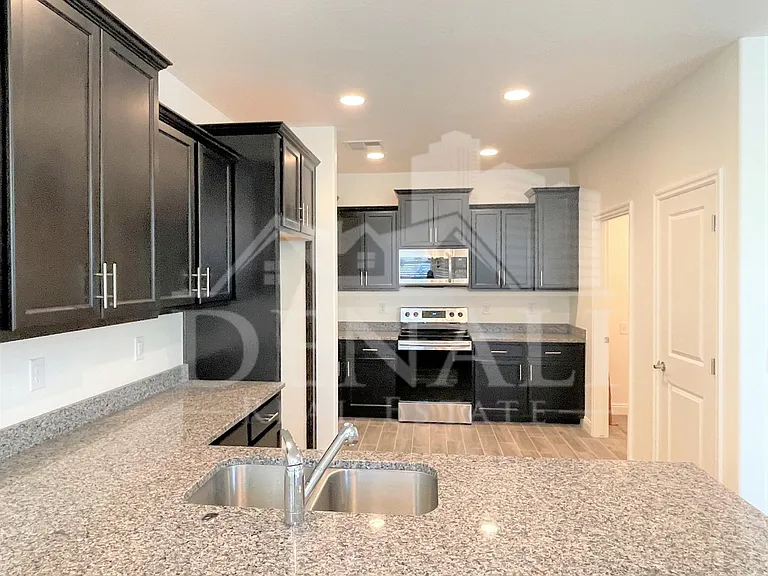 242 N Sunrise — Photo 9