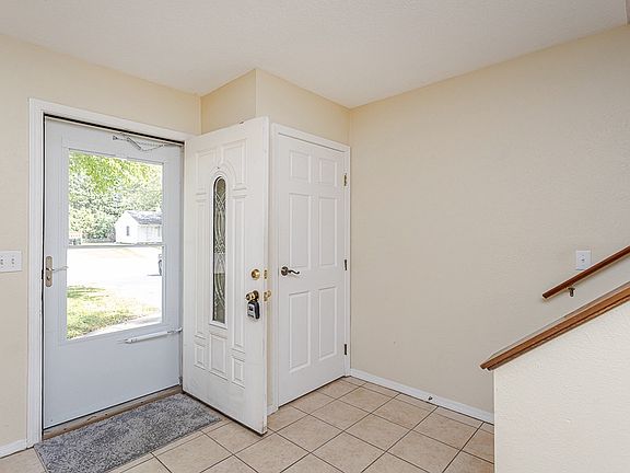 4th image of 6740 Pelton Dr