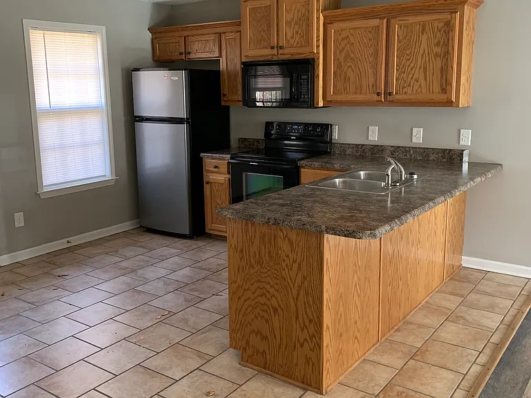 443 Pettus St #C — Photo 2