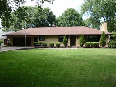 159 Chapel Dr, Ellwood City, PA, 16117