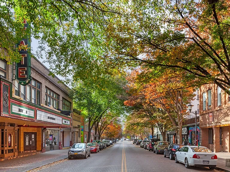 Ithacan_Neighborhood_IthacaCommons-8