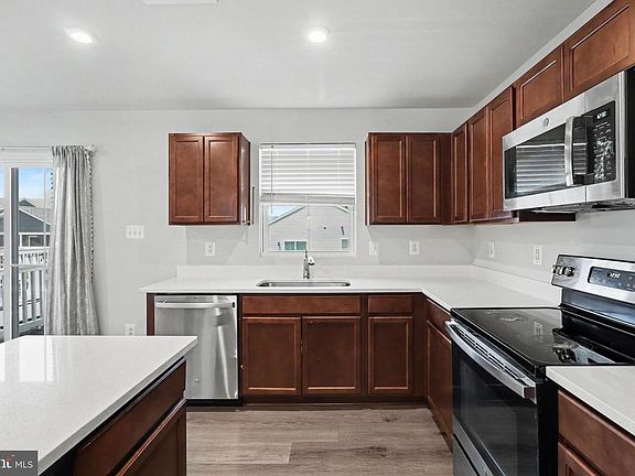5th image of 18222 Capital Ct