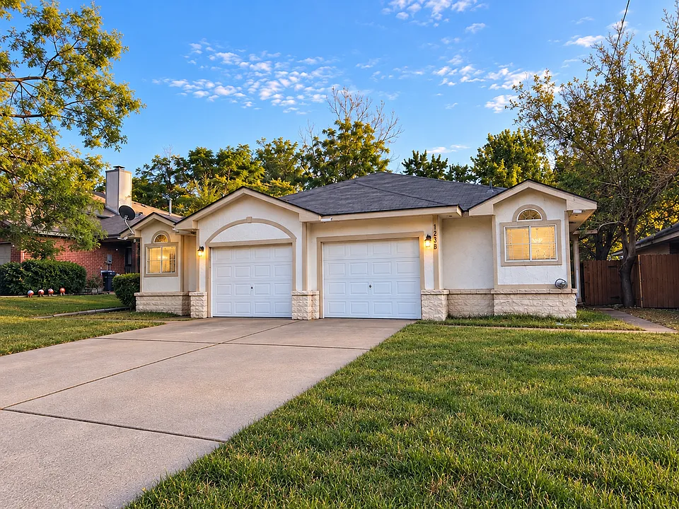 1235 Armadillo Rd #B