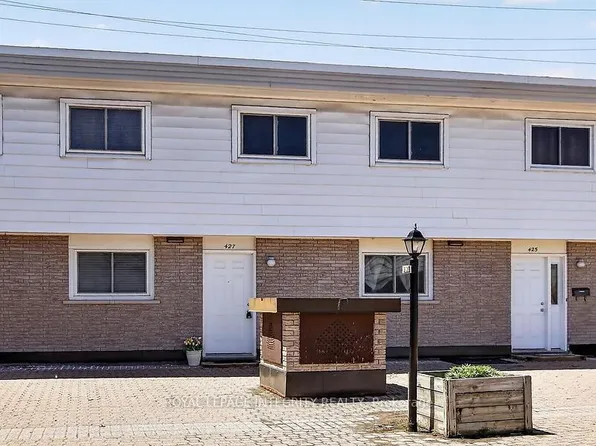 427 Moodie Dr, Ottawa, ON K2H 8A5