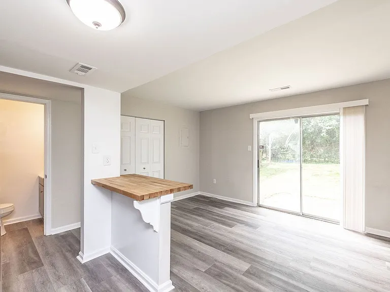 3231 Hunters Mill Dr — Photo 14