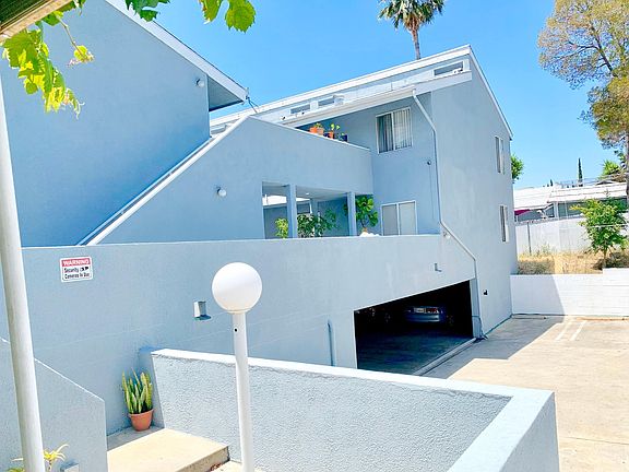 3rd image of 4367 Camero Ave APT 105