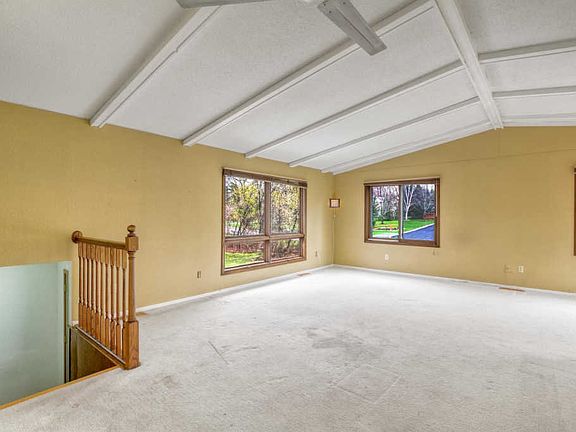 5th image of 24607 Greenway Ave