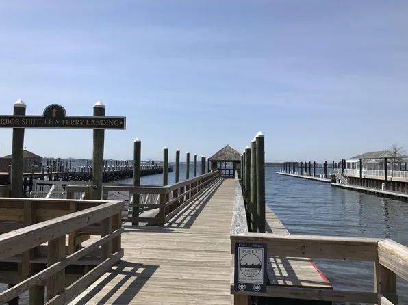 378 Thames St, Newport, RI