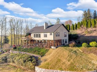 246 Pinnacle Mountain Rd, Zirconia, NC 28790