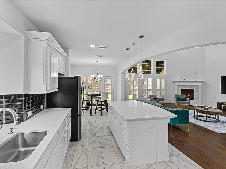 2305 Hickey Dr — Photo 9