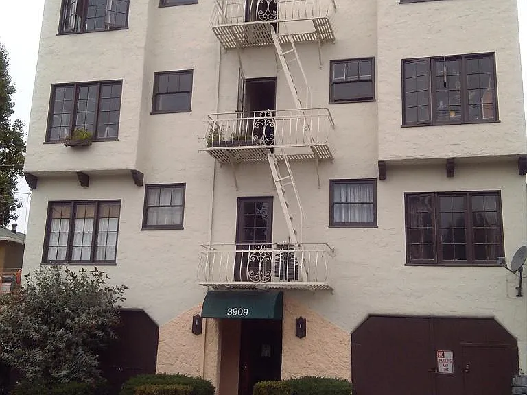 3909 Shafter Ave #21 — Photo 4
