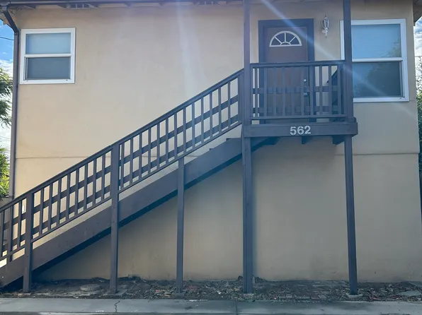 562 E 8th St, Pomona, CA 91766