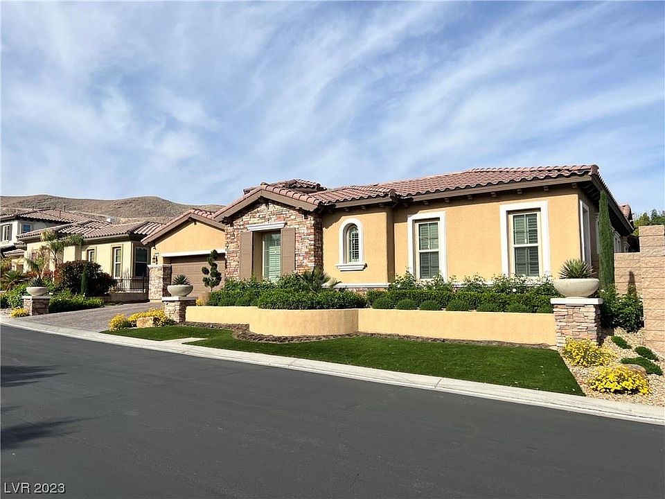 1st image of 19 Tea Olive Dr