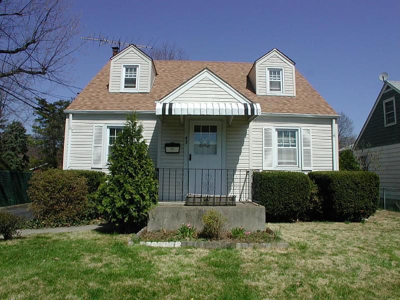 1st image of 42 Laurel Dr
