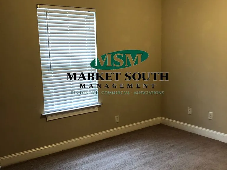 114 Live Oak St — Photo 6