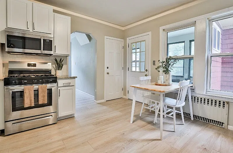 4 bed, 1.5 bath, 2000 sqft, $4,000 — Photo 4