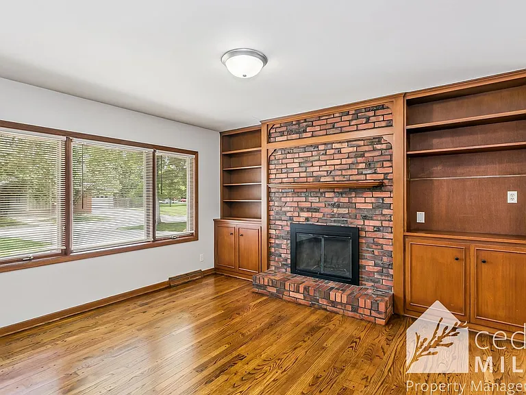 125 S Oakwood Ave — Photo 5