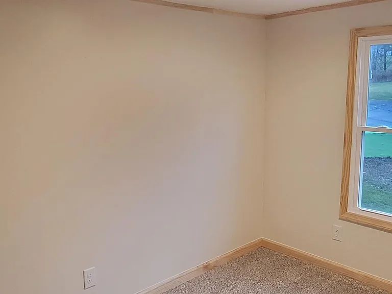 158 Ashlyn Dr — Photo 4