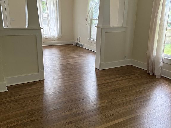 5th image of 326 Logan St