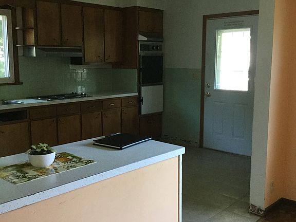 4th image of 731 92nd St