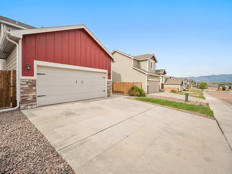 10873 Rowley Dr — Photo 3