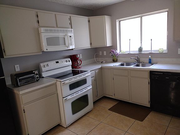 3rd image of 3046 Bloomsbury Dr