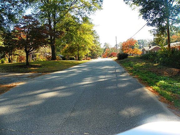 4th image of 433 Dogwood Dr