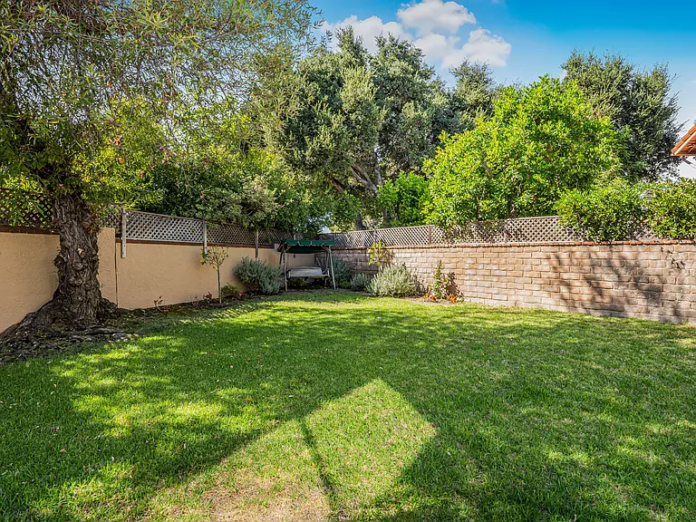 263 Fox Hills Dr — Photo 25