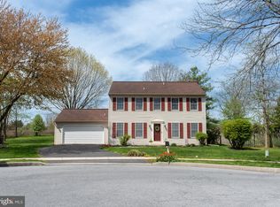 906 Bruton Cv, Hummelstown, PA 17036
