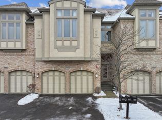 1407 W Rue Paris Pl, Inverness, IL 60067