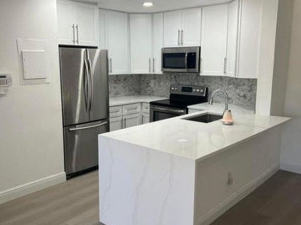6063 10th Ave N APT 246, Greenacres, FL 33463