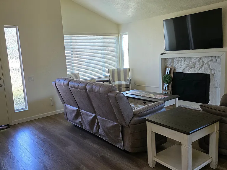 3928 Talmage Ct — Photo 6