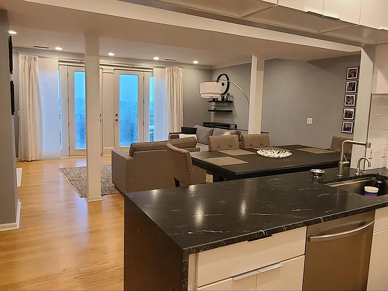 241 Hastings St — Photo 21