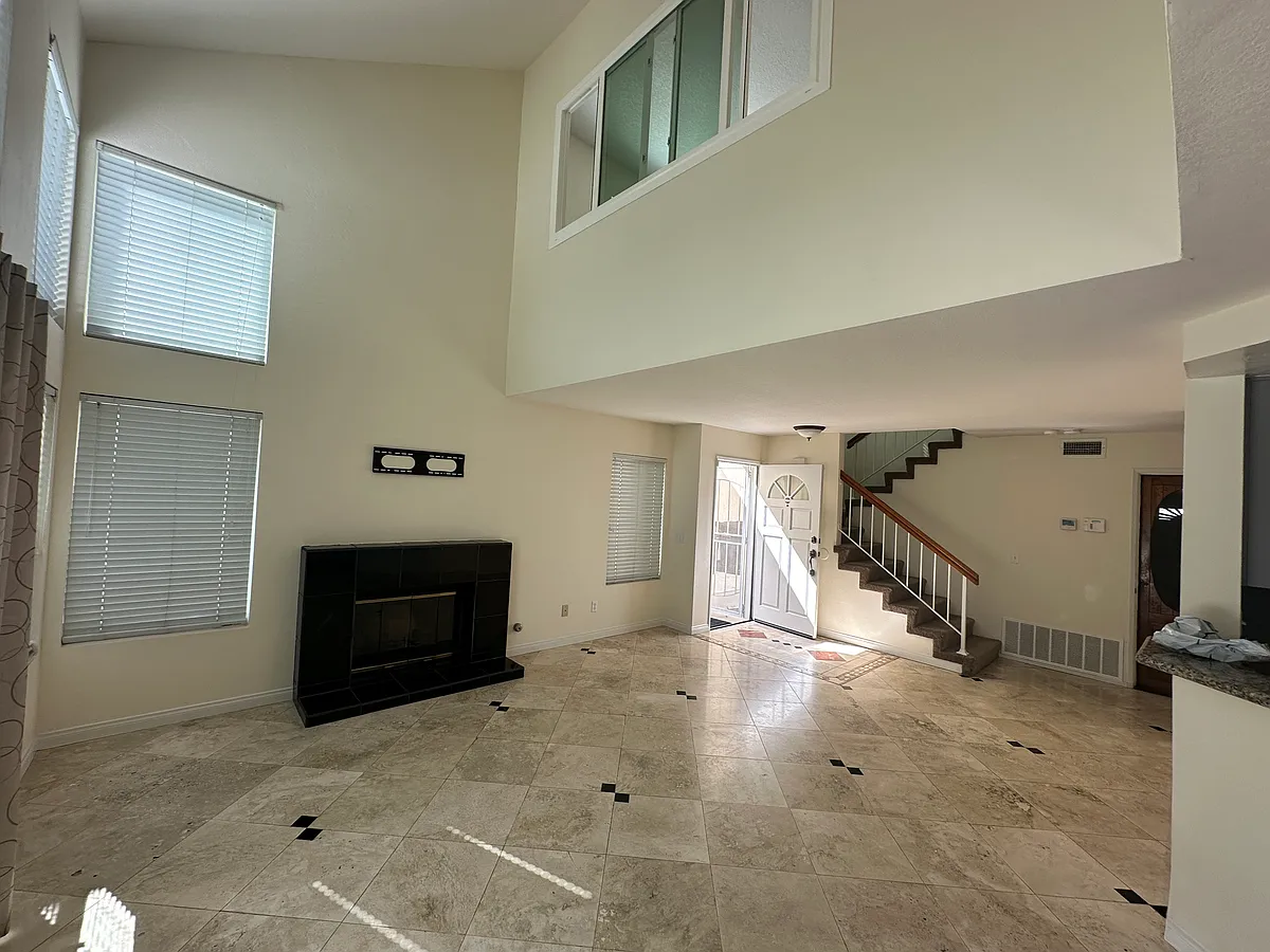 Building Photo - 6937 Schilling Ave