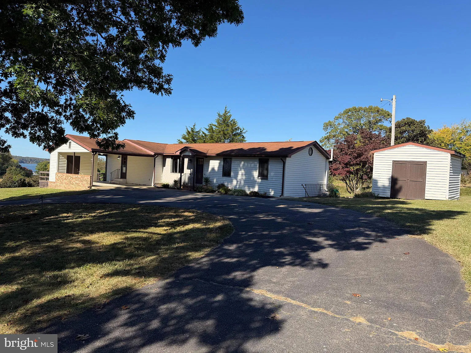 4 bed, 2.0 bath, 2898 sqft, $2,800 — Photo 1