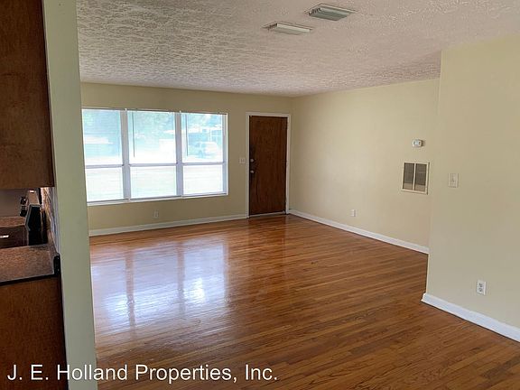 5th image of 2602 Pine Summit Dr E