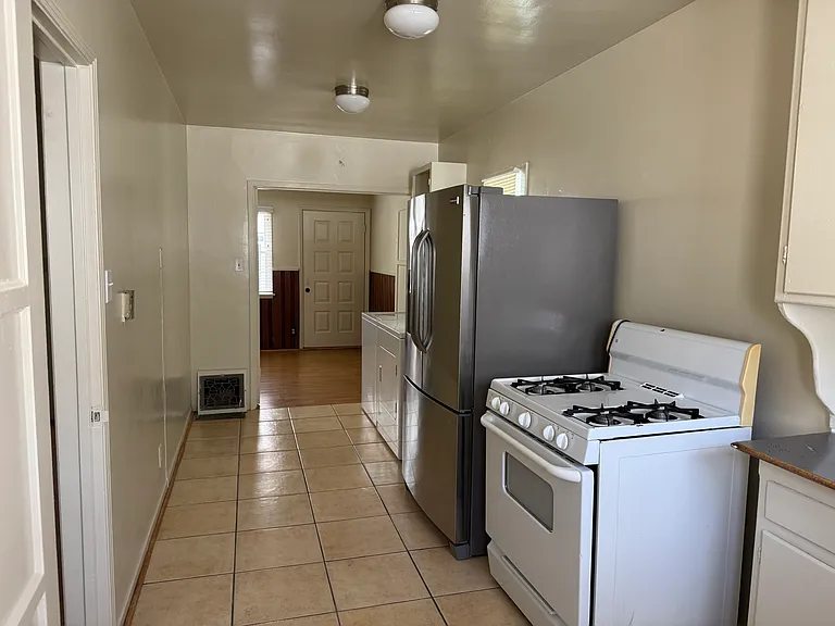 9173 1/2 E Las Tunas Dr — Photo 6