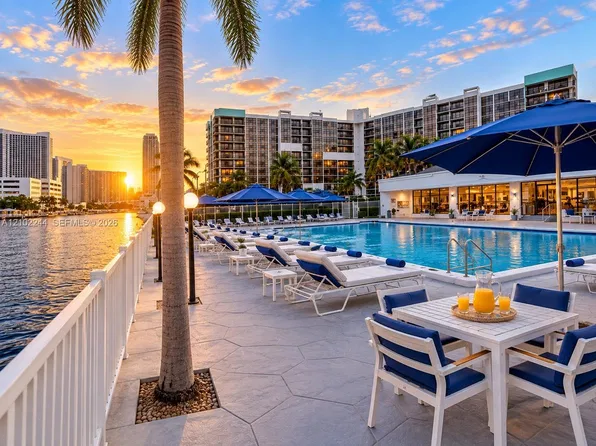 600 Parkview Dr APT 722, Hallandale Beach, FL 33009