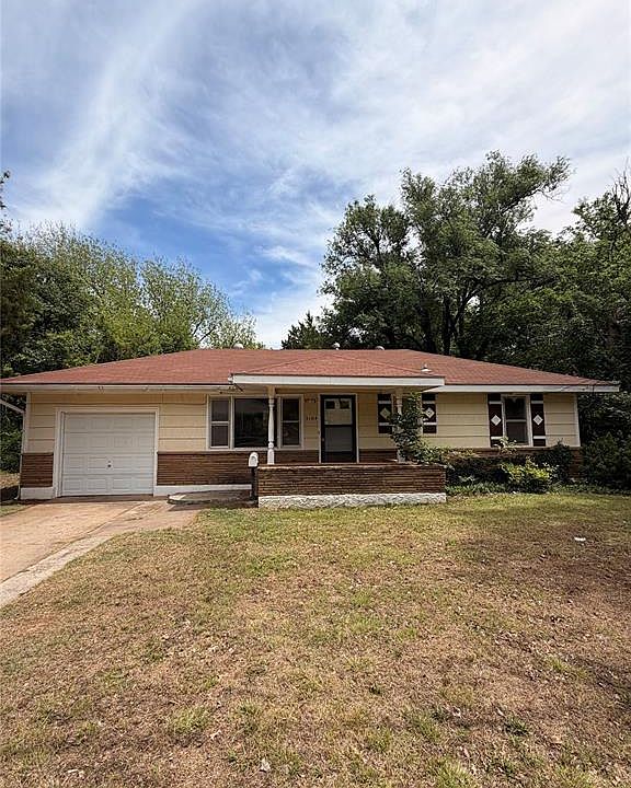 1st image of 3104 N Holman Ct