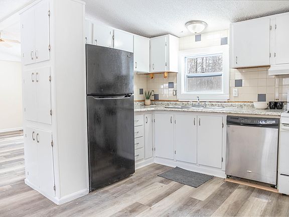 3rd image of 20 Turkey Farm Road