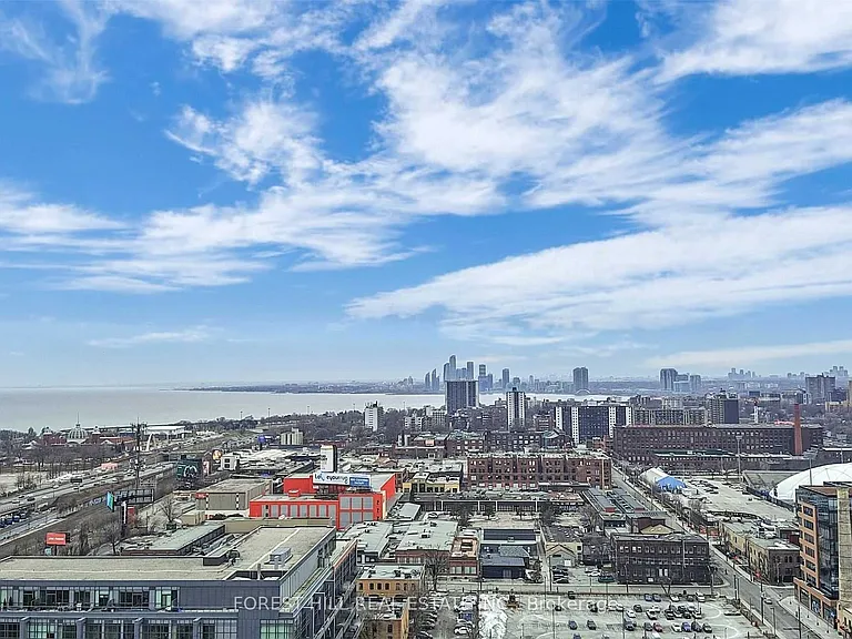 135 E Liberty St #2103 — Photo 2