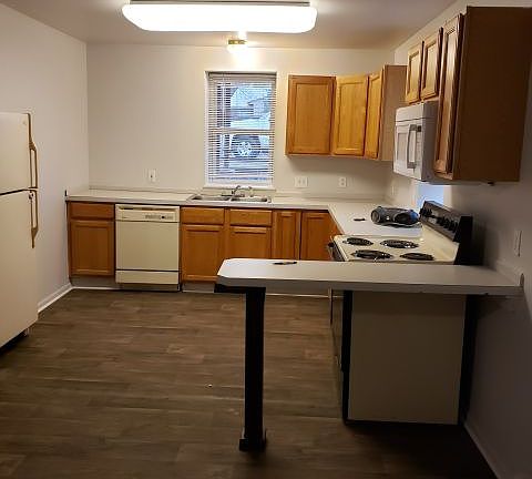 2nd image of 352 Foster Ln