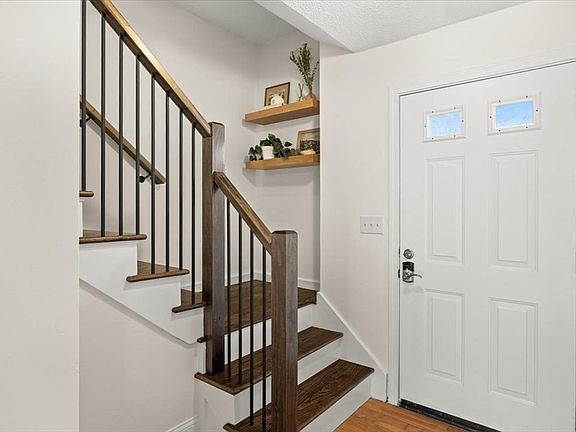 2nd image of 14 Nancy Rd APT 8