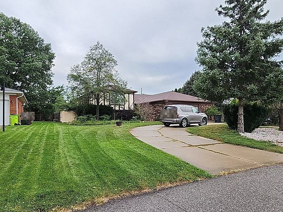 3rd image of 37665 Brookwood Dr